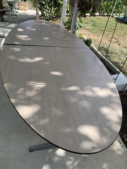 Голяма офис маса