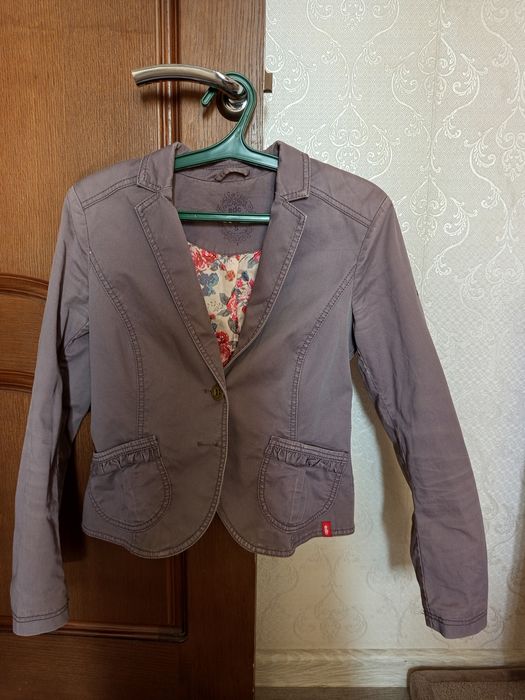 Пиджаки женские продам