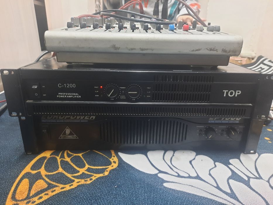 Behringer  и микшерный пульт