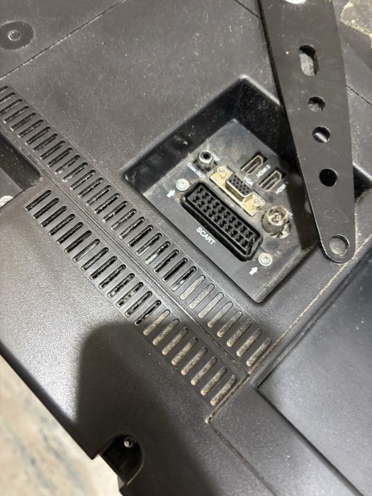 Продам телевизор диаганаль 100 работет .