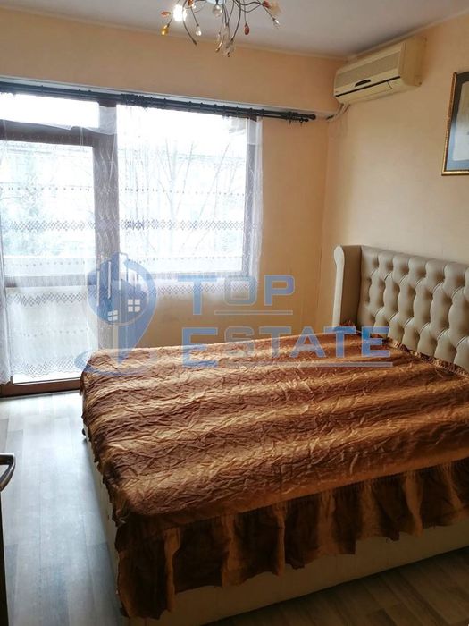 Тристаен, южен, обзаведен апартамент в центъра на град Велико Търново