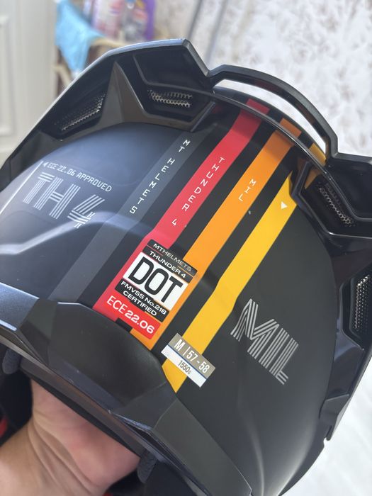 каска MT Thunder 4