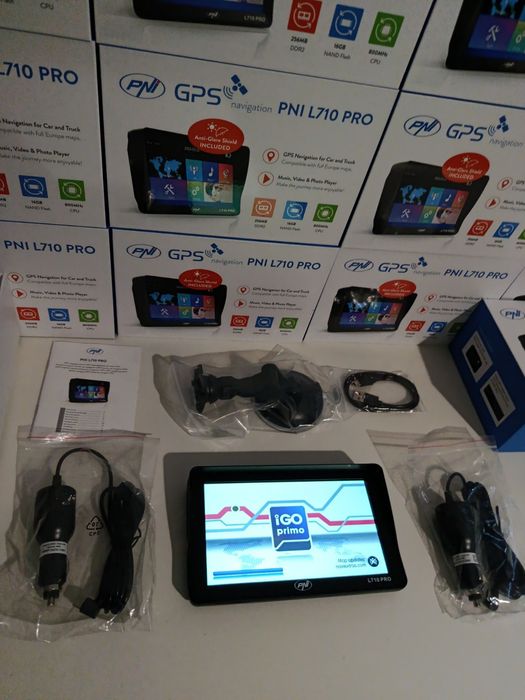 Gps PNI L710 pro 7" - 256 ram-16gb -parasolar inclus- gatadedrum