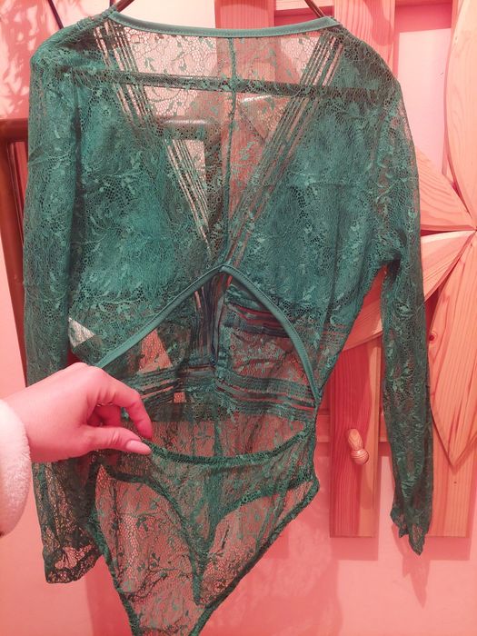 Красиво боди от дантела в зелен цвят
