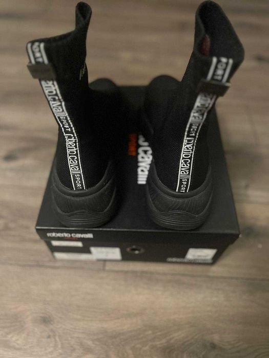 Спортни  маркови обувки