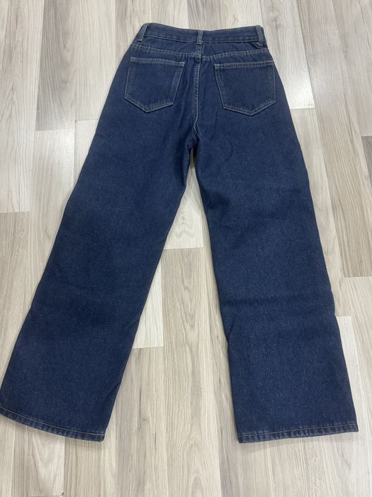 Дънки, тъмносин деним и сака