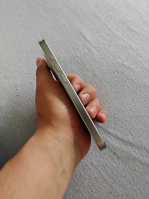 iPhone 15 Pro Alb 256GB impecabil eSim