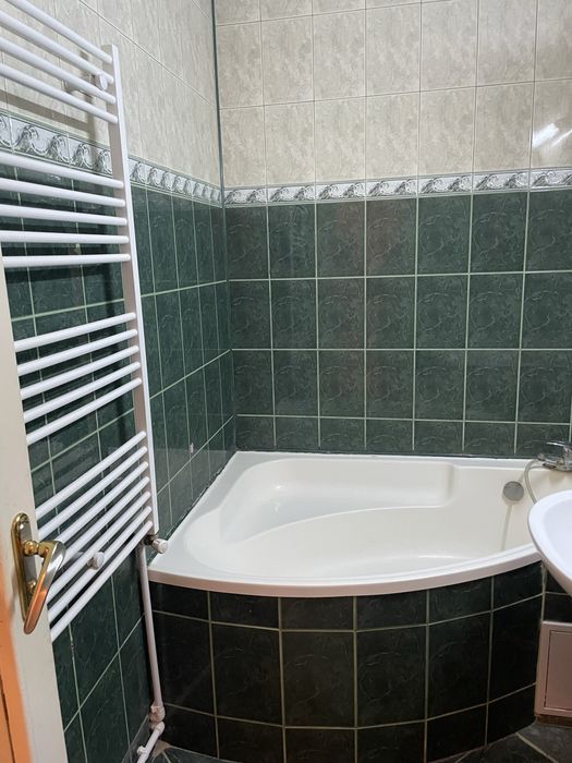 Propietar! Vand apartament cu 3 camere, zona tiglina 1