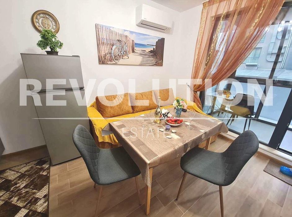 Дава се под наем Двустаен апартамент в Варна, Център - 50 кв.м за 650 € - Снимка #2