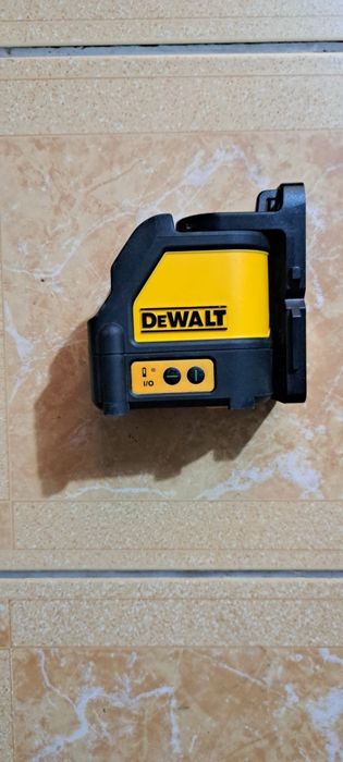 Laser Dewalt DW 088 CG, 2 linii verzi, orizontal si vertical , folosit