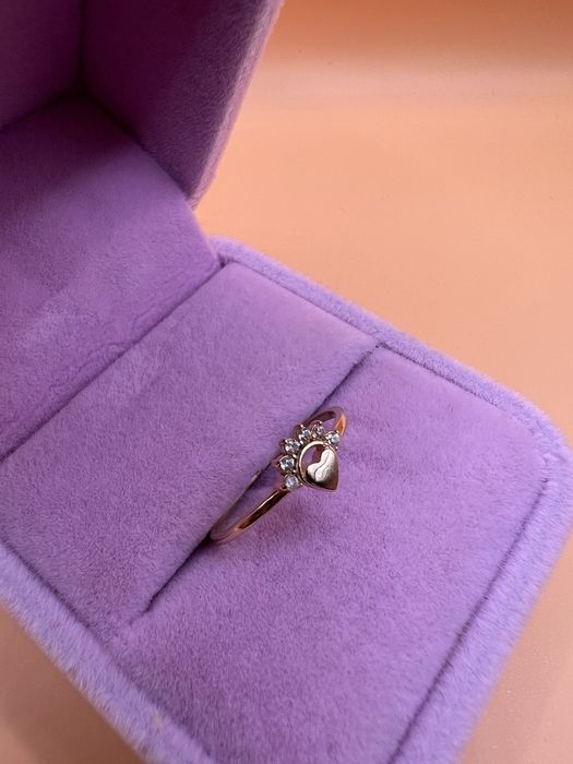 Продам золотое кольцо.