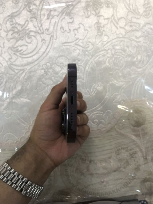 Iphone 14 pro purple