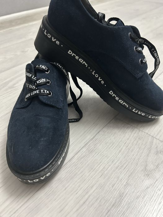 Продам ботиночки