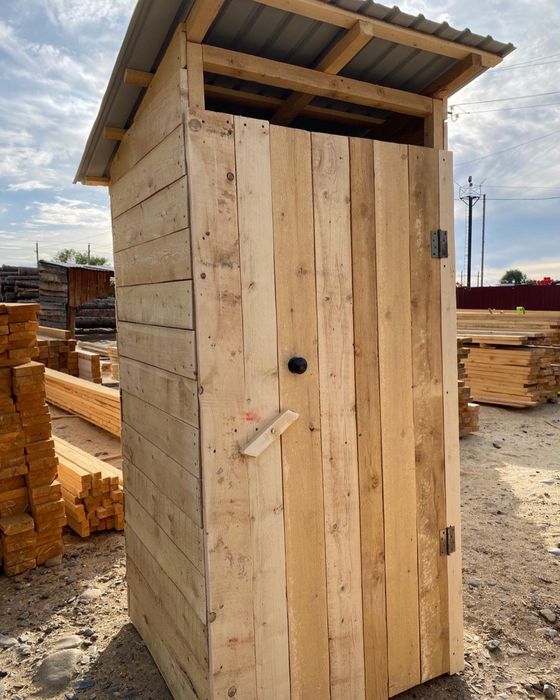 Туалет деревянный