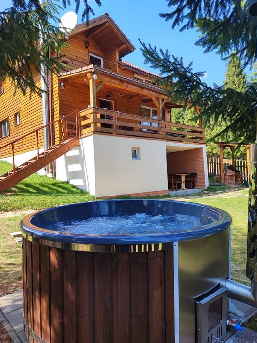 Cabană cu jacuzzi la Beliș