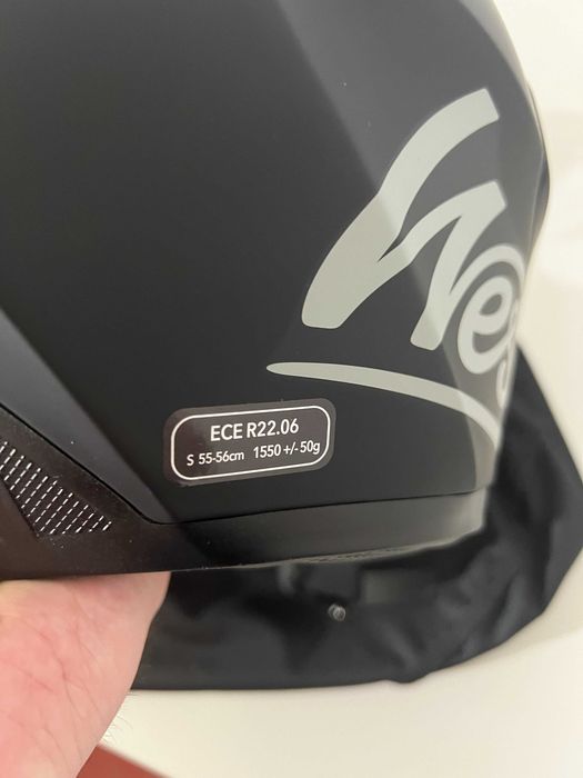 Cască moto modulară WESTT ECE 22.06, cu ochelari de soare integrați și vizieră