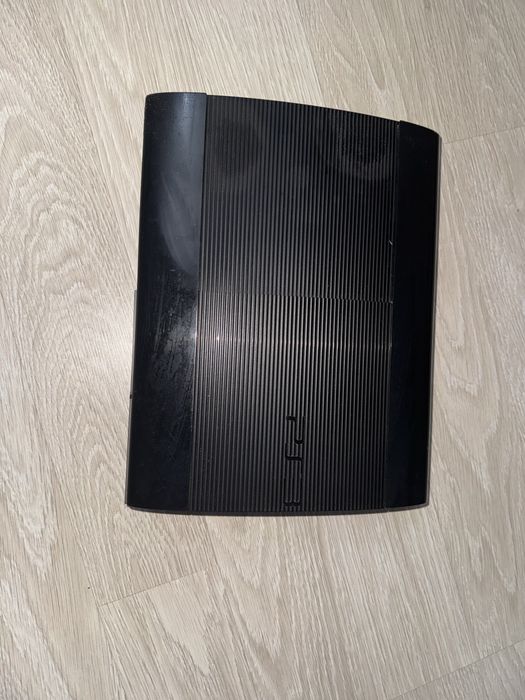 PS3 + 2 controllere + 2 PS Move + cameră + 15 jocuri – Pachet complet