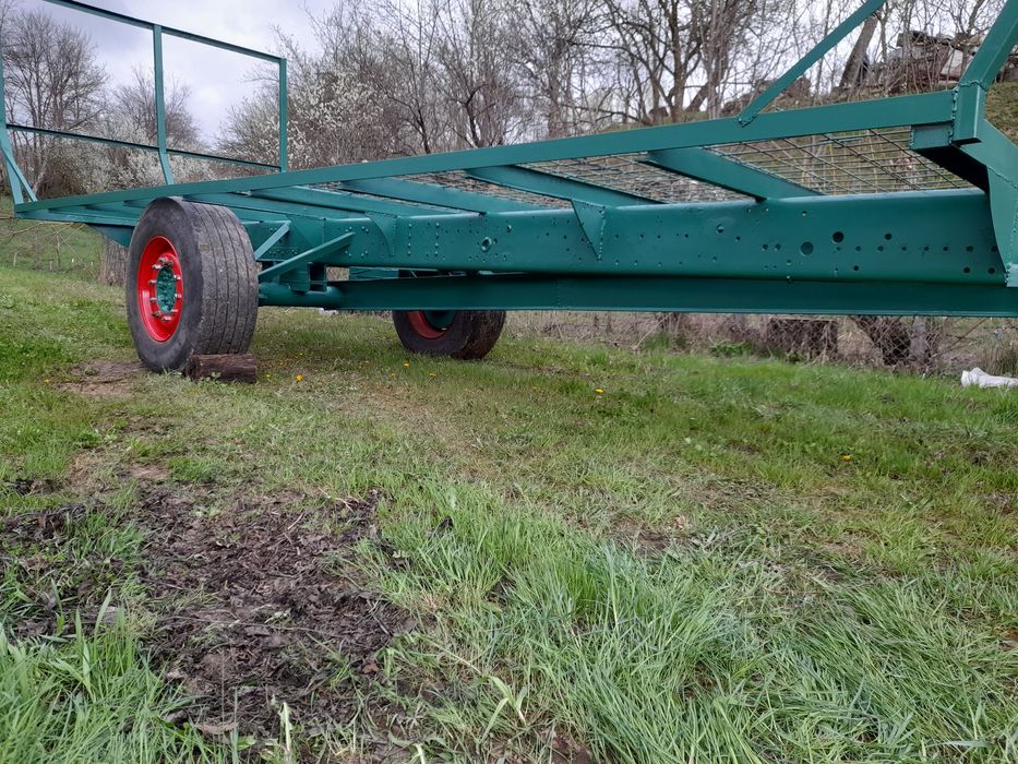 Trailer baloti platforma