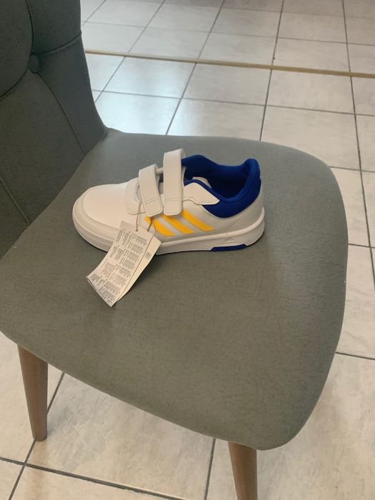 Adidasi Incaltaminte