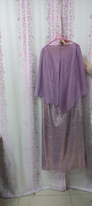 Платья Нарядные продам