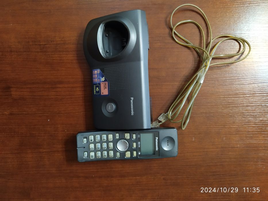 Радиотелефон Панасоник.