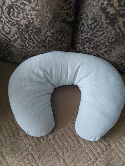 Продам подушку для кормления.