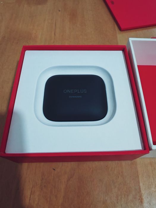 Продам наушники OnePlus Buds Pro 2