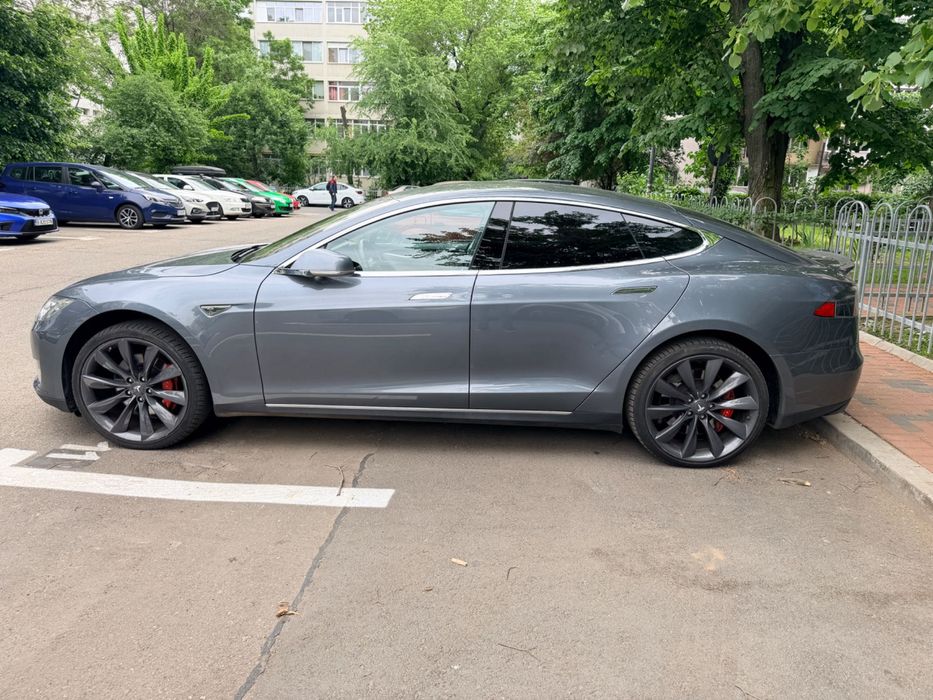 Tesla Model S P85+ Incarcare GRATUITA PE VIATA!
