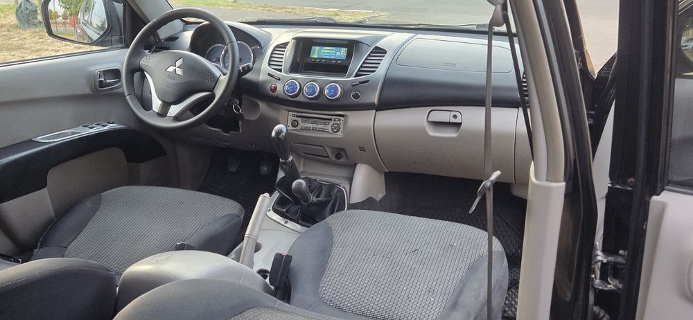 Mitsubishi L 200  climatronic funcțional 4x4