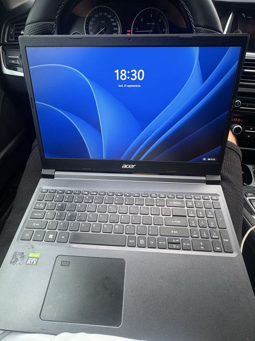 vand laptop aspire 7 negociabil