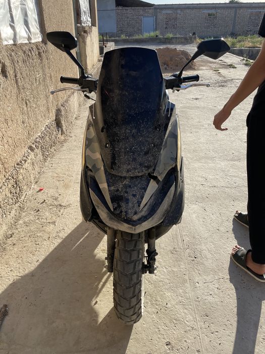 Skuter  gluchitel yangi orqa balon yangi akumlator yangi