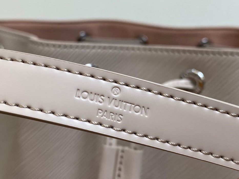 Кожена bucket чанта Louis Vuitton