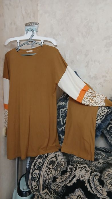 Платье, двойка, куртка в хорошем состоянии 100 000тысяч