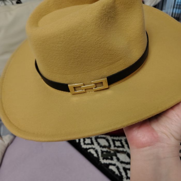 Pălărie elegantă de damă ,stil cowboy,M.Noua  cu eticheta
