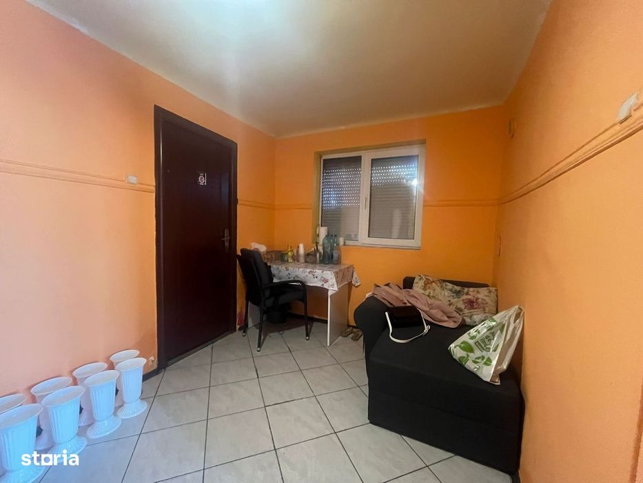 Casă cu 2 spații comerciale la stradă zona Decebal, Oradea