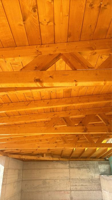 Изграждаме дървени навеси, парапети, подиуми с декинг и др.