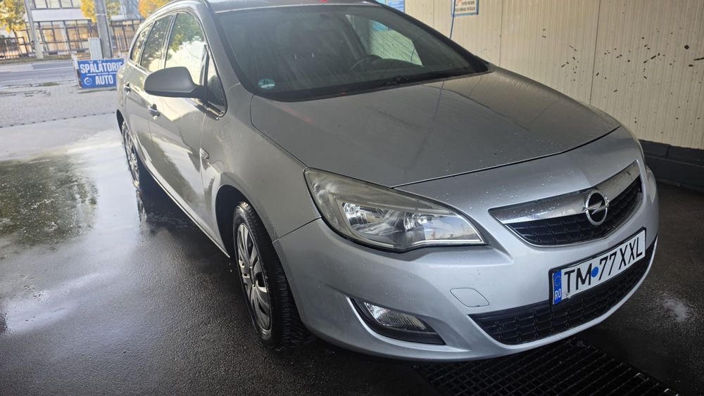 Opel Astra 2012 diesel, 2.700 € — imagine 2
