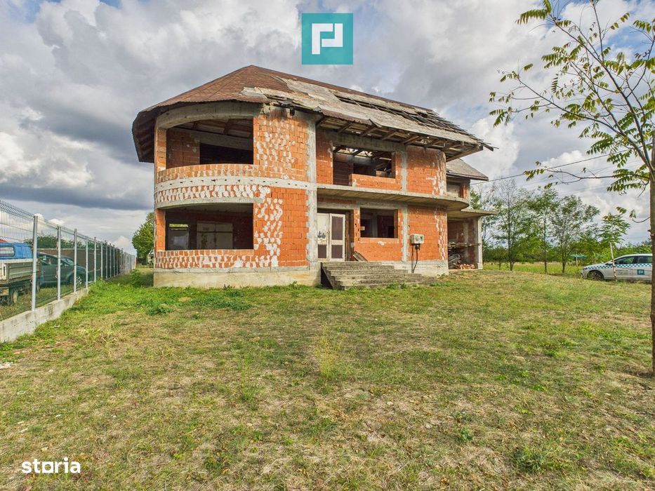 Casă la roşu S+P+1 în Bodrogu Nou