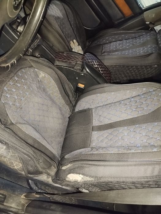 Продам авточехлы, состояние хорошее .