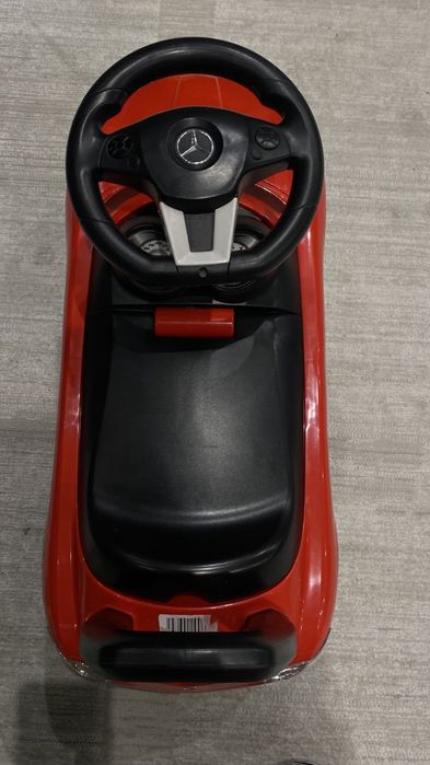 Пррдам машинку толокар новая