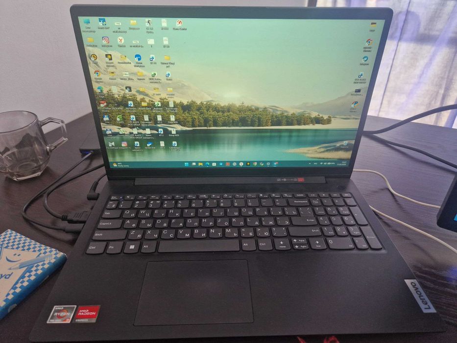 LENOVO AMD Ryzen 3 7320U with Radeon Graphics          (2.40 GHz