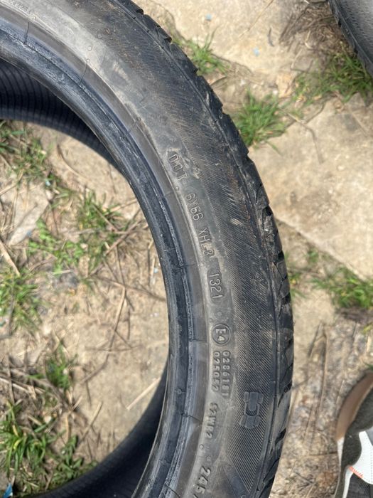 ЛЕТНИ ГУМИ 245/35/19