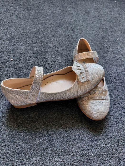 Pantofi eleganti