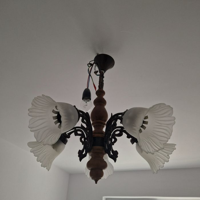 Vând lustră  cu cinci brațe