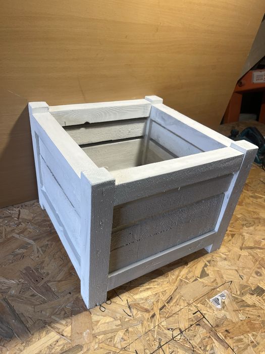 Jardiniera ghiveci gradina