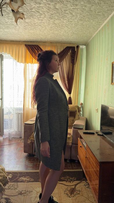 Продам пальто демисезонное