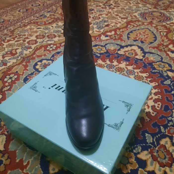 Кожаные сапоги  на меху 37р