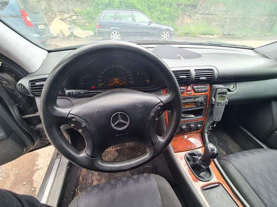 Mercedes W203 C220CDI 143кс ръчка седан НА ЧАСТИ!