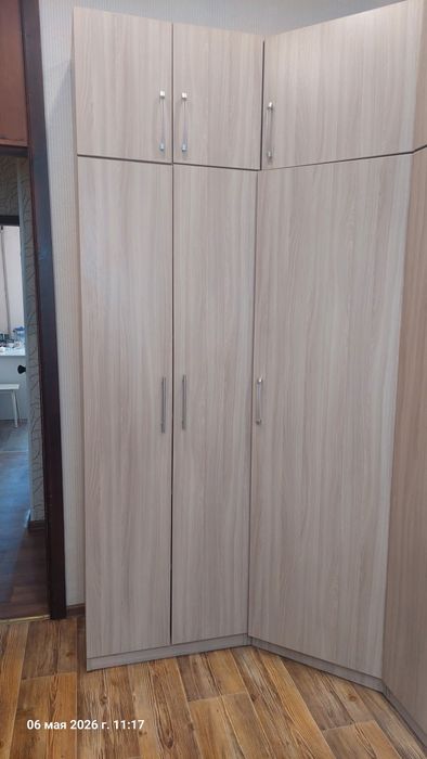 Продам шкаф угловой