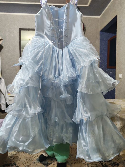 Продам платье красивое для девочки